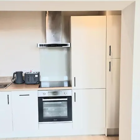 Kest Luxury * Leeds (West Yorkshire)