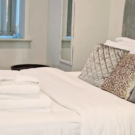 Kest Luxury Apartment *